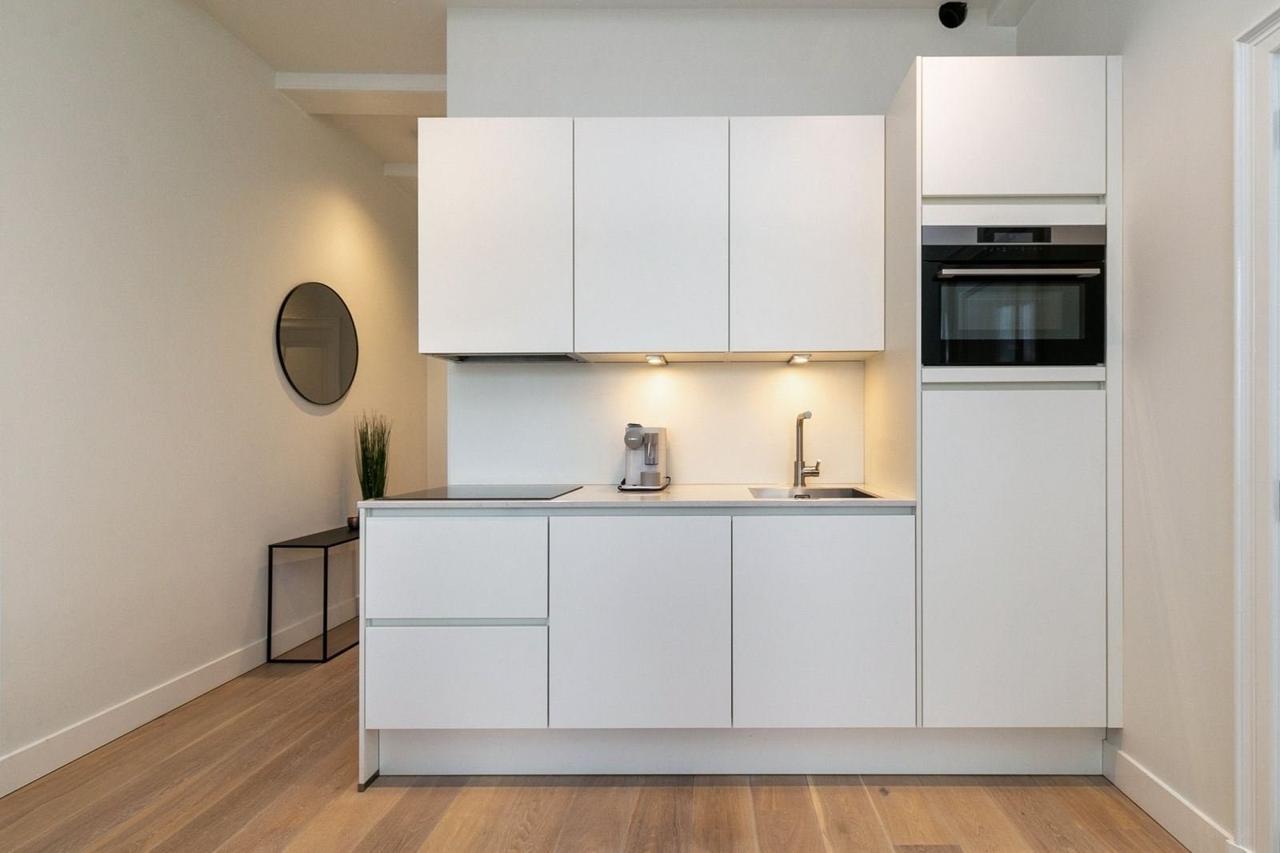 Bright 2-bedroom apartment with terrace - Image 4