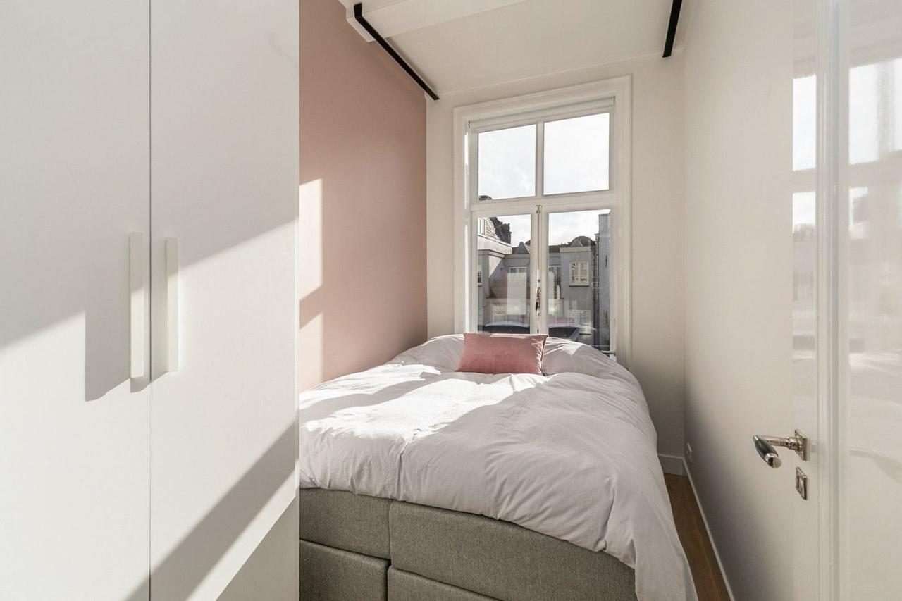 Bright 2-bedroom apartment with terrace - Image 9