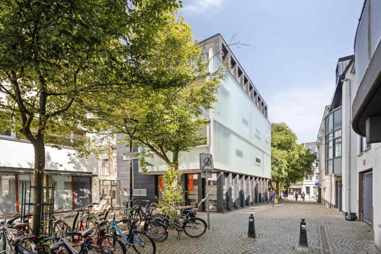 2-slaapkamerappartement met zonnig balkon - Afbeelding 1