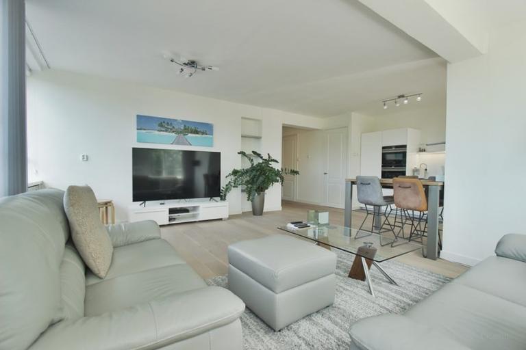 Licht 4-kamerappartement bij Stadshart - Afbeelding 9