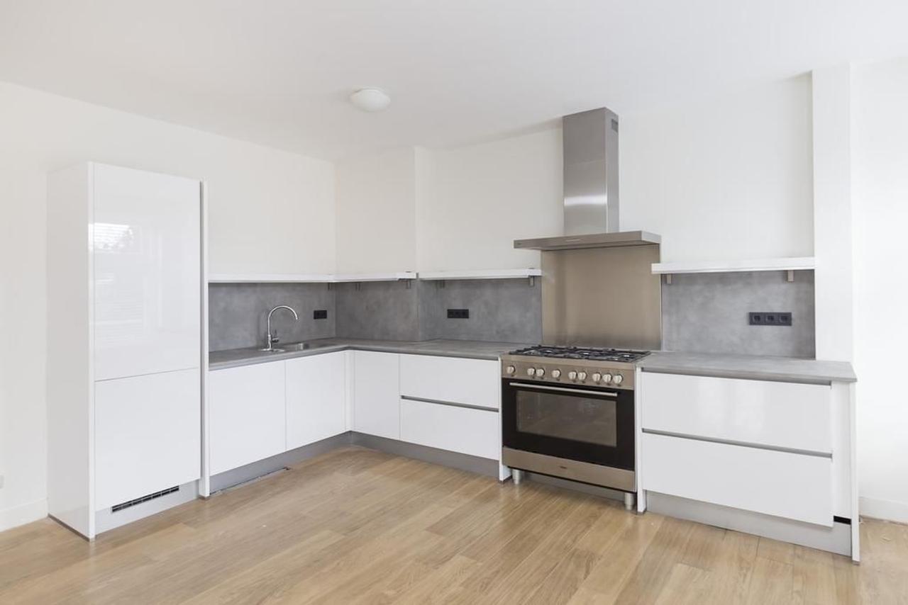 Apartment on Apollolaan for Long-Term Rent - Image 2
