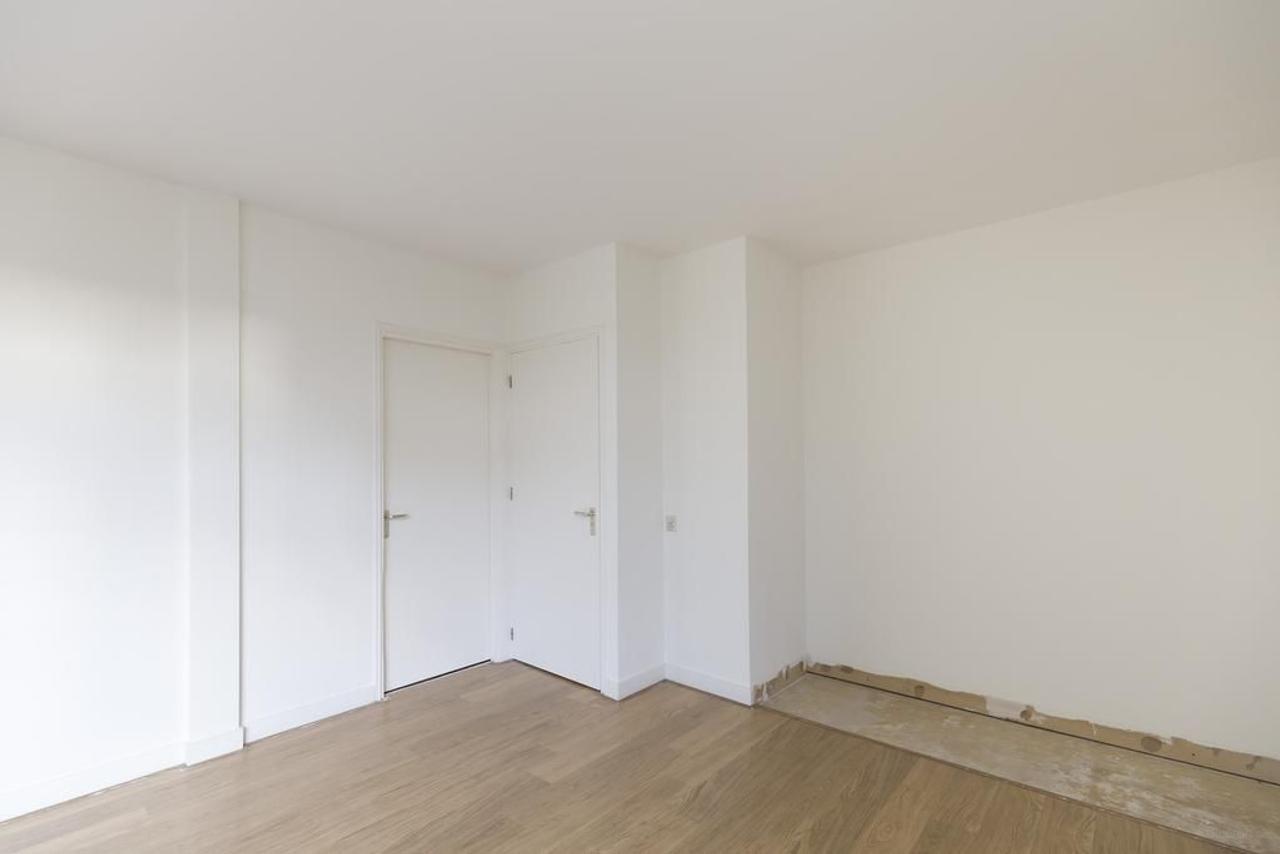 Apartment on Apollolaan for Long-Term Rent - Image 13