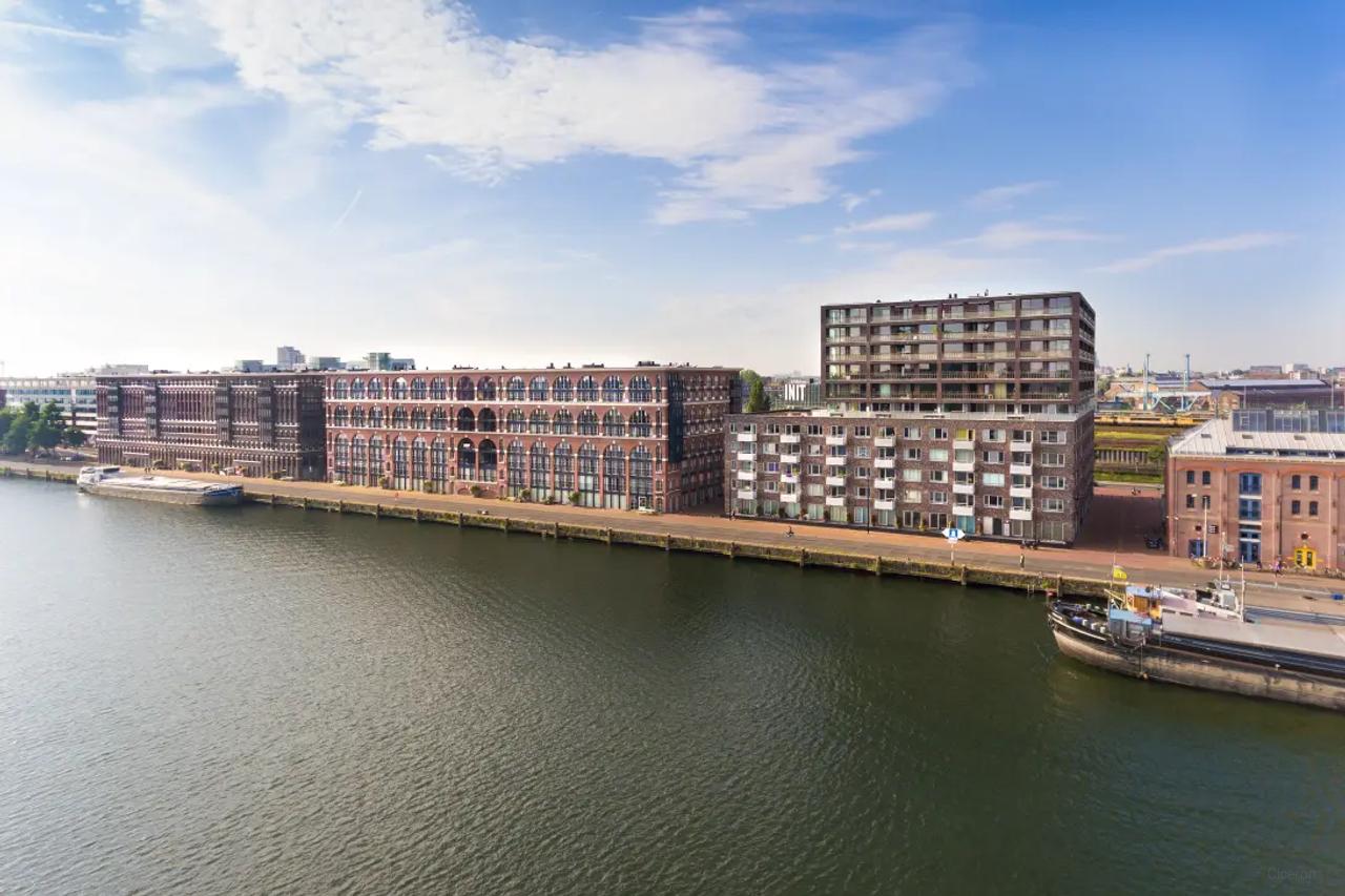 Penthouse with large roof terrace on the waterfront - Image 2