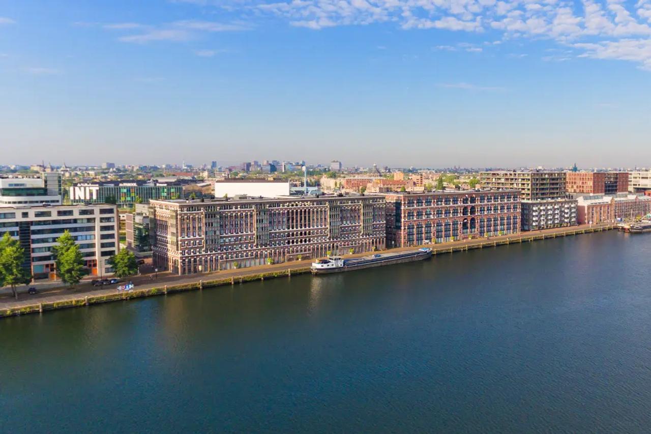 Penthouse with large roof terrace on the waterfront - Image 4