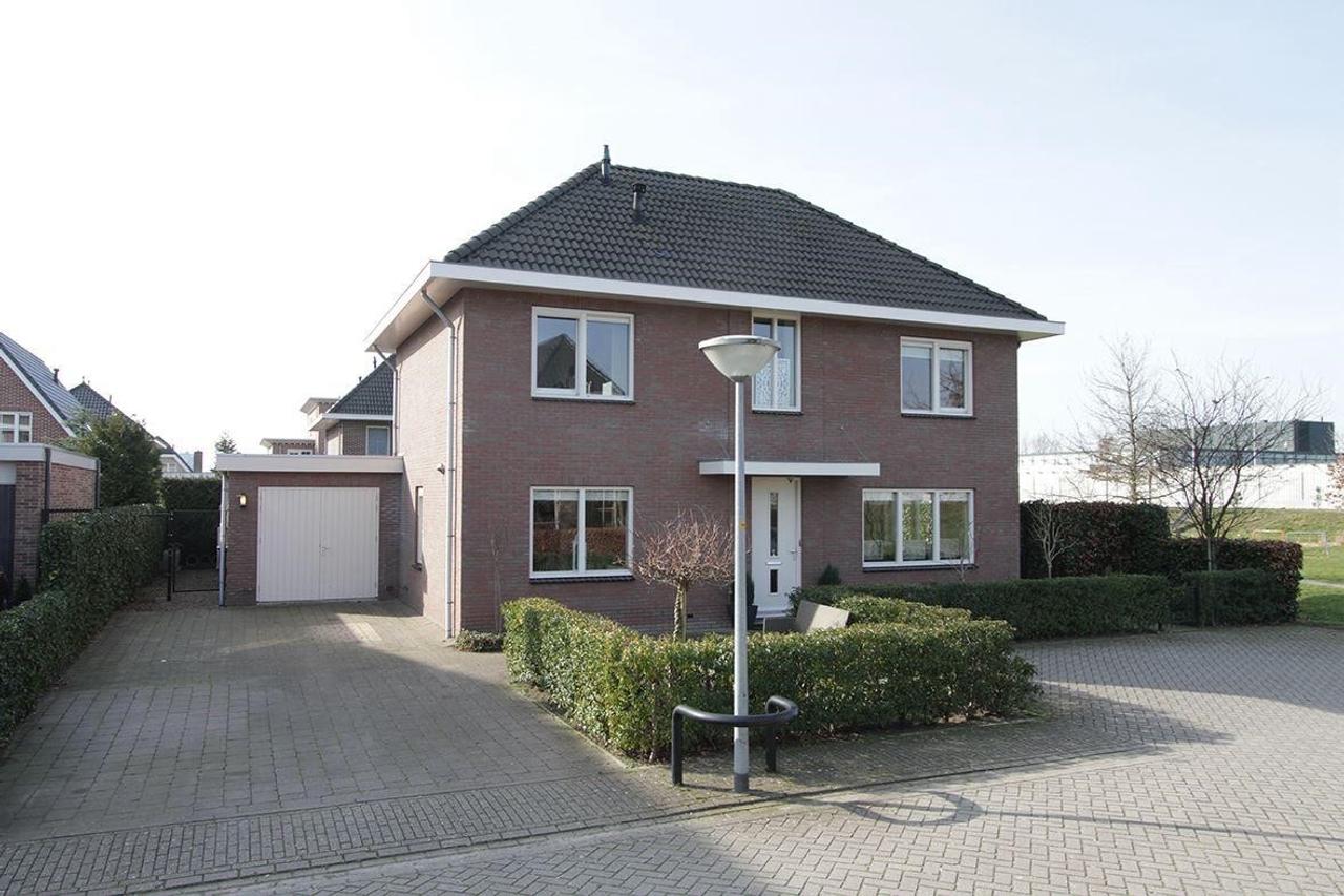Vrijstaande huurwoning met 5 slaapkamers - Afbeelding 1