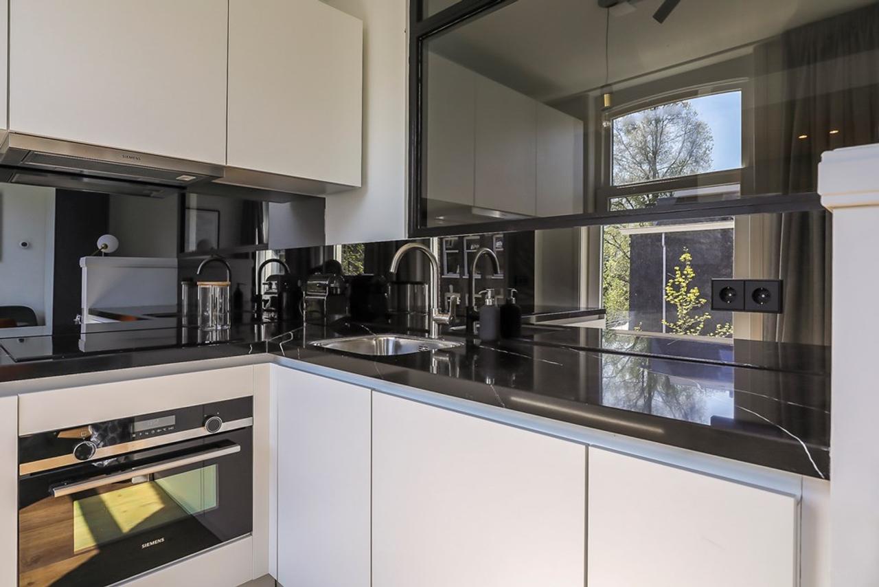 Gemeubileerde studio met airco in Oud-West - Afbeelding 2