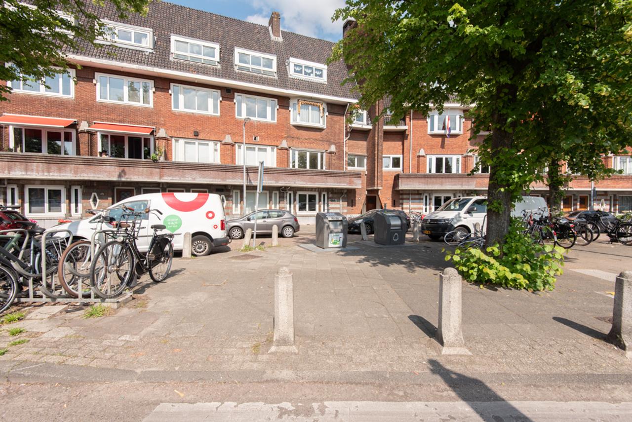 Benedenwoning met grote tuin in Amsterdam - Afbeelding 1
