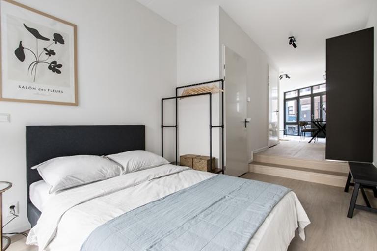 Lichte studio met loft en tuin in centrum - Afbeelding 7