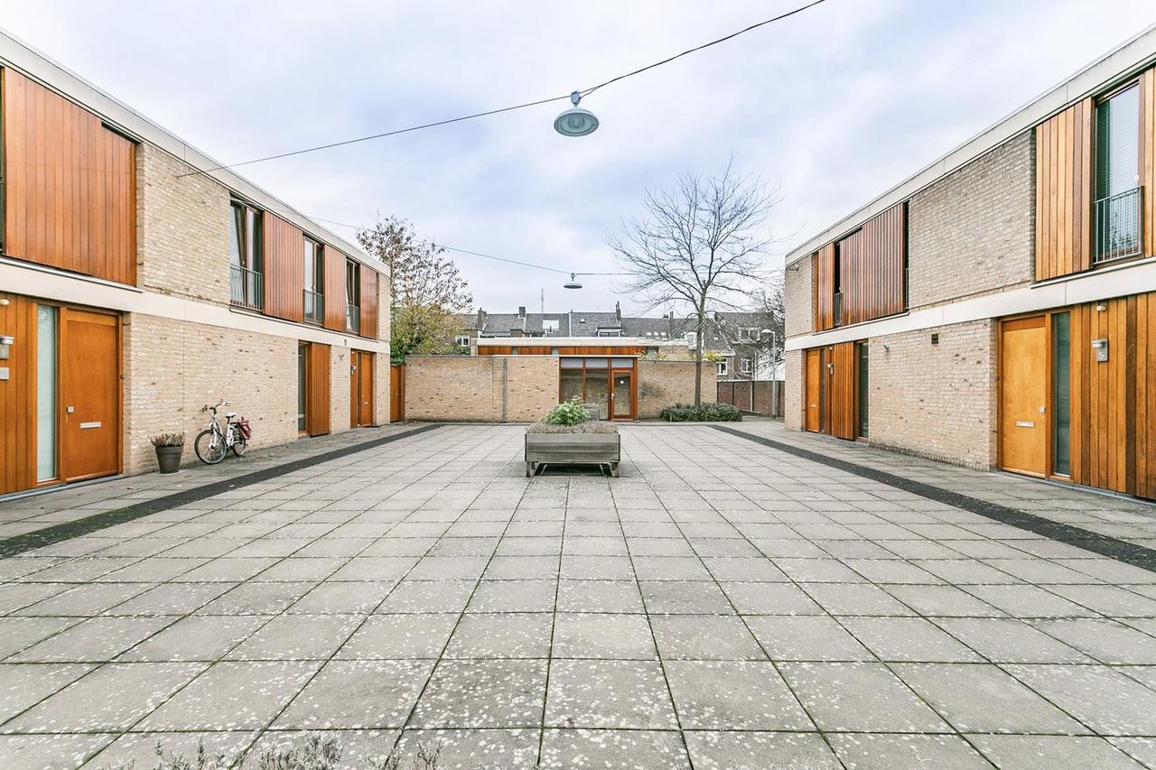 184 m² herenhuis met tuin in Sint Pieter - Afbeelding 1