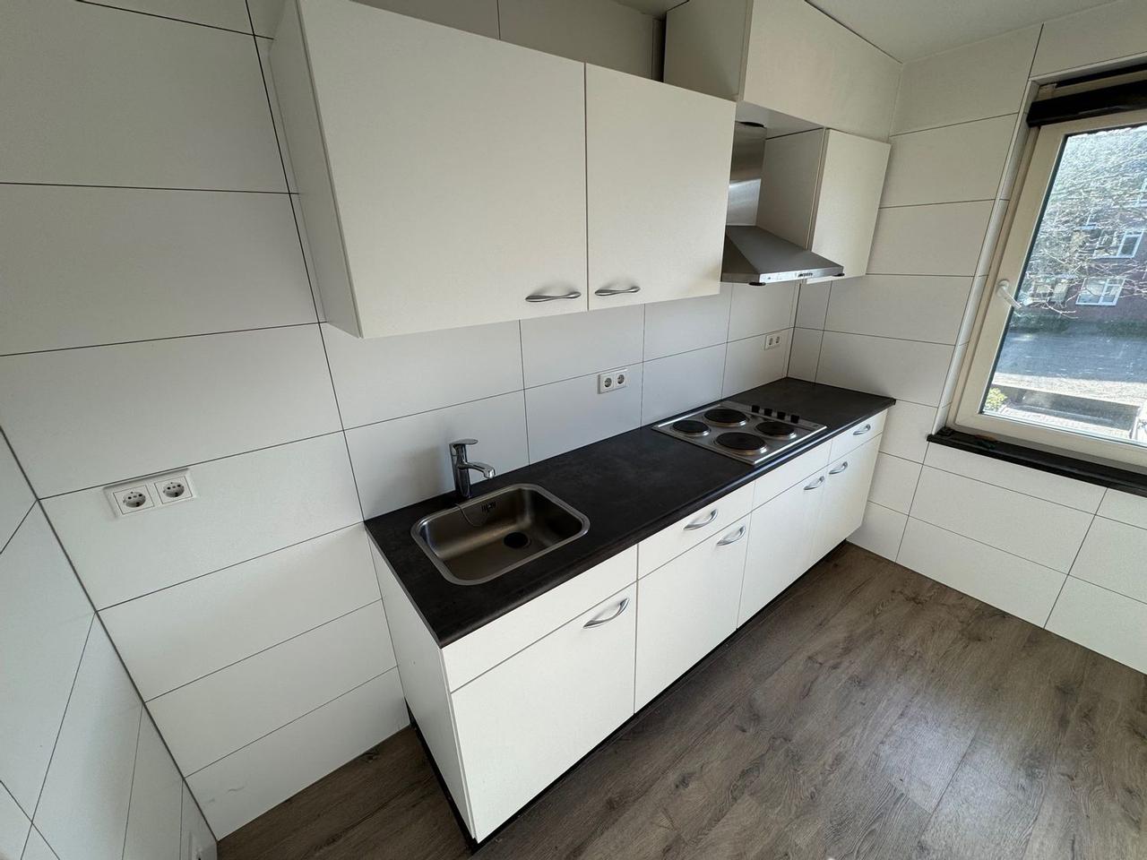 Kamer met wastafel vlak bij station Noord - Afbeelding 7