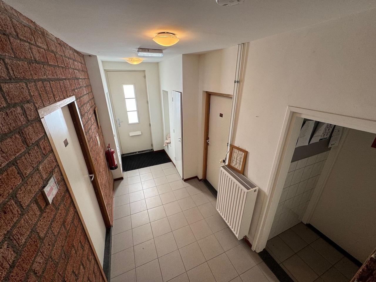 Kamer met wastafel vlak bij station Noord - Afbeelding 8