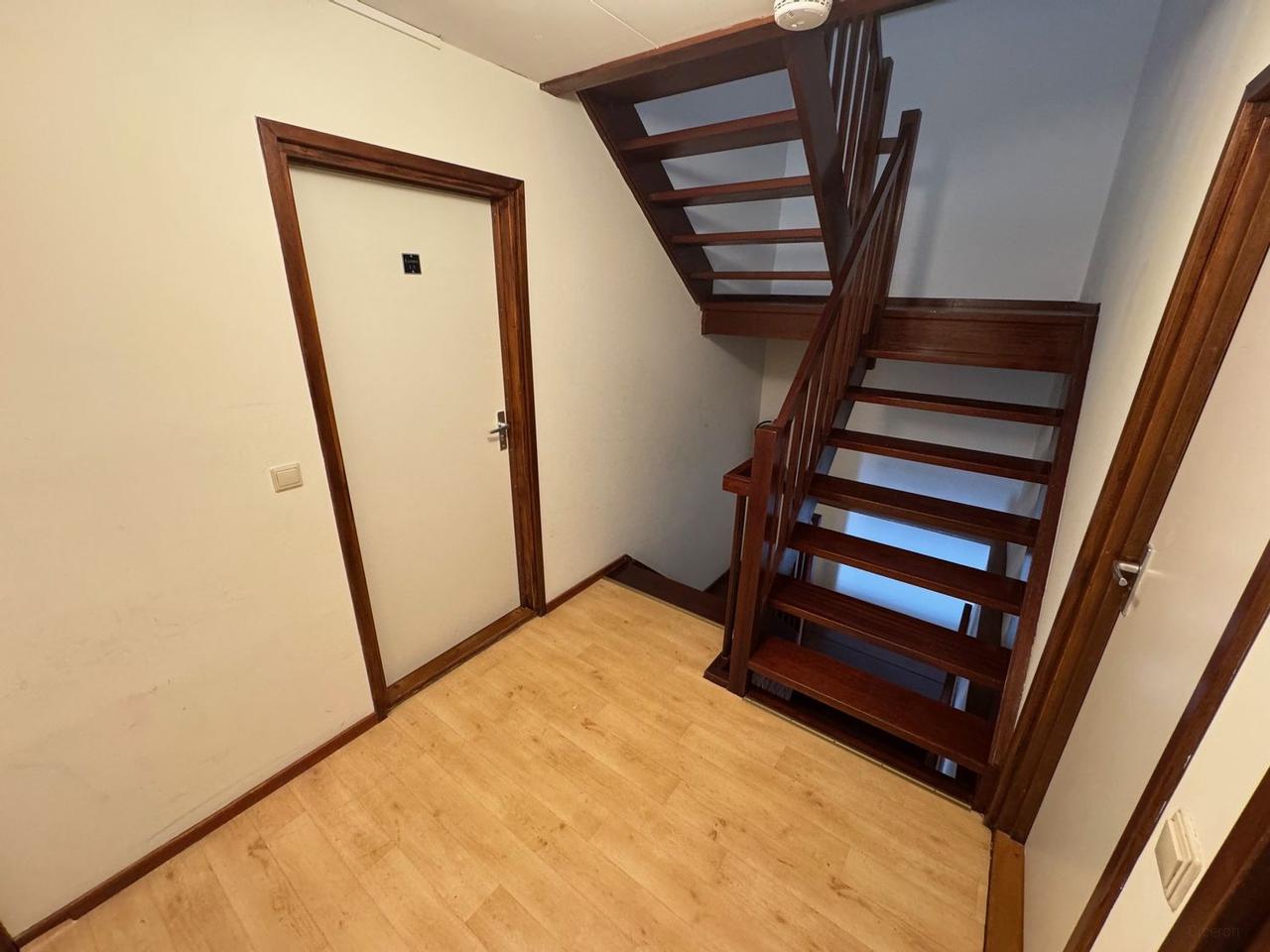 Kamer met wastafel vlak bij station Noord - Afbeelding 9