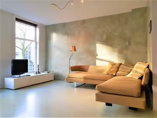 2-bedroom with south-facing garden