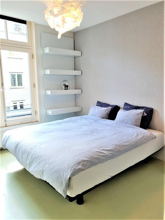 2-bedroom with south-facing garden - Image 12