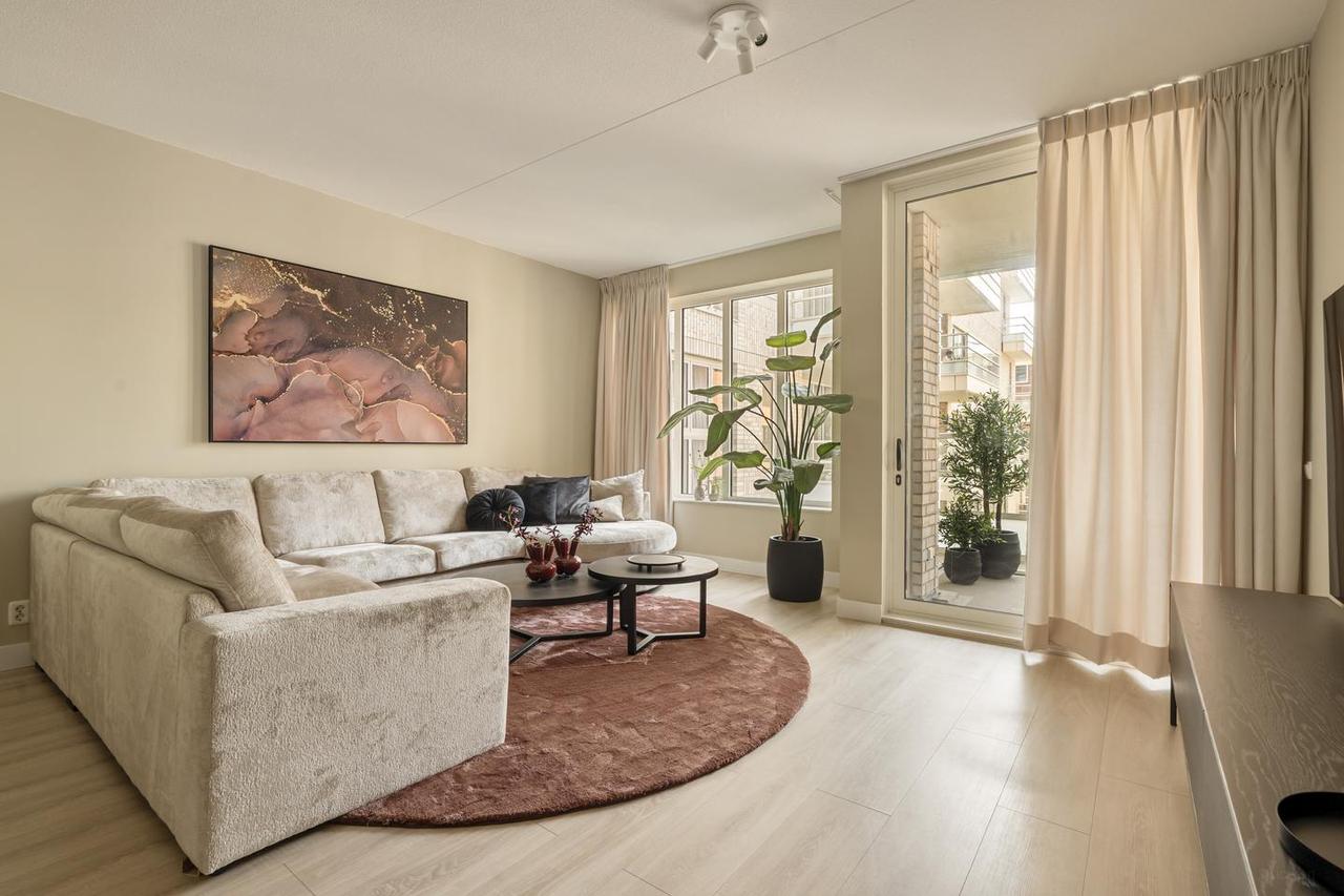 Bright apartment with balcony in Zuidas - Image 6