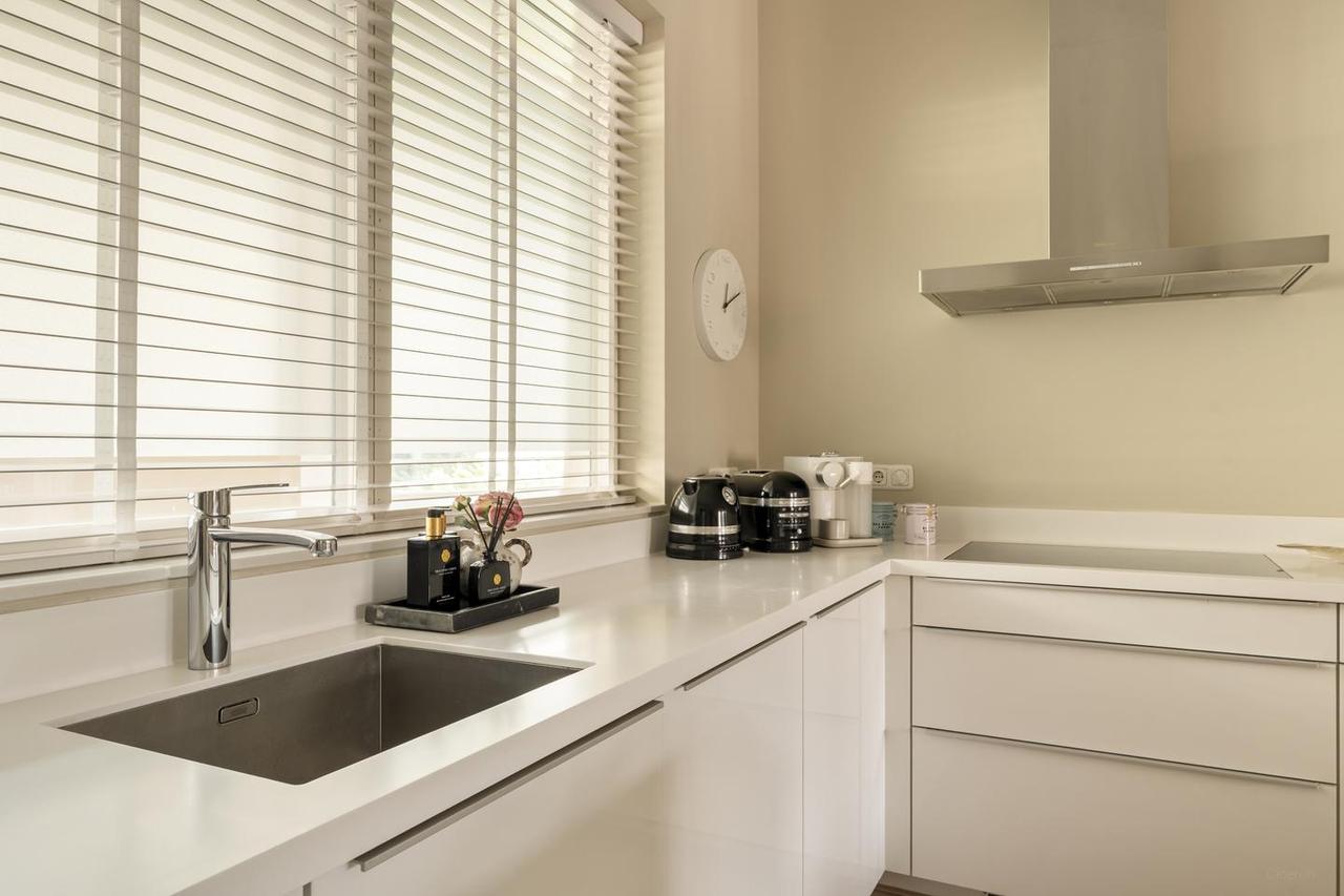 Bright apartment with balcony in Zuidas - Image 14