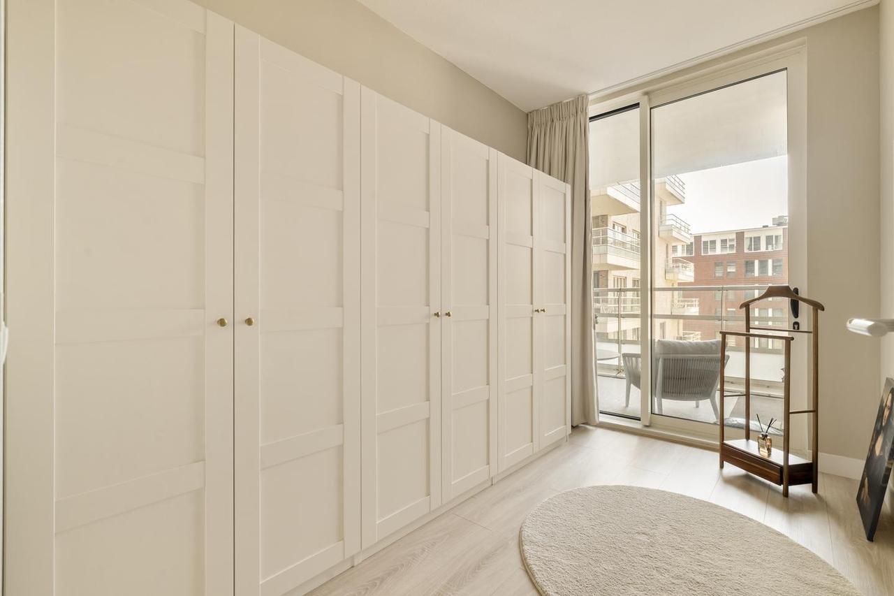 Bright apartment with balcony in Zuidas - Image 17