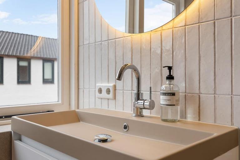 Quiet Semi-Detached House in Bussum - Image 10