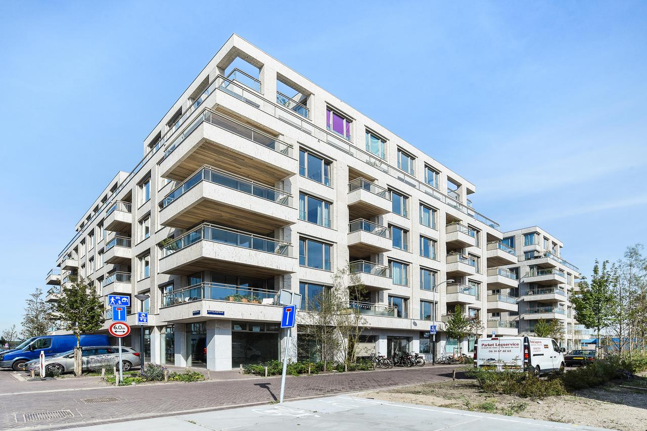 75 m² met terras in Cruquius - Afbeelding 1