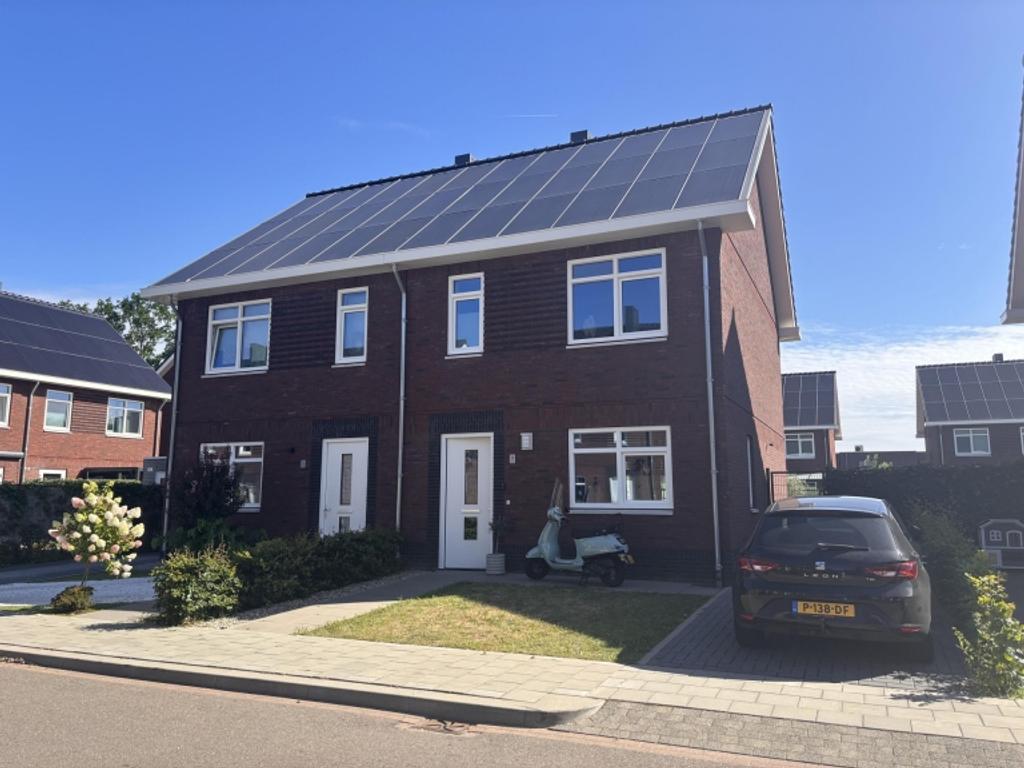 Energy-efficient semi-detached house with 4 bedrooms - Image 1