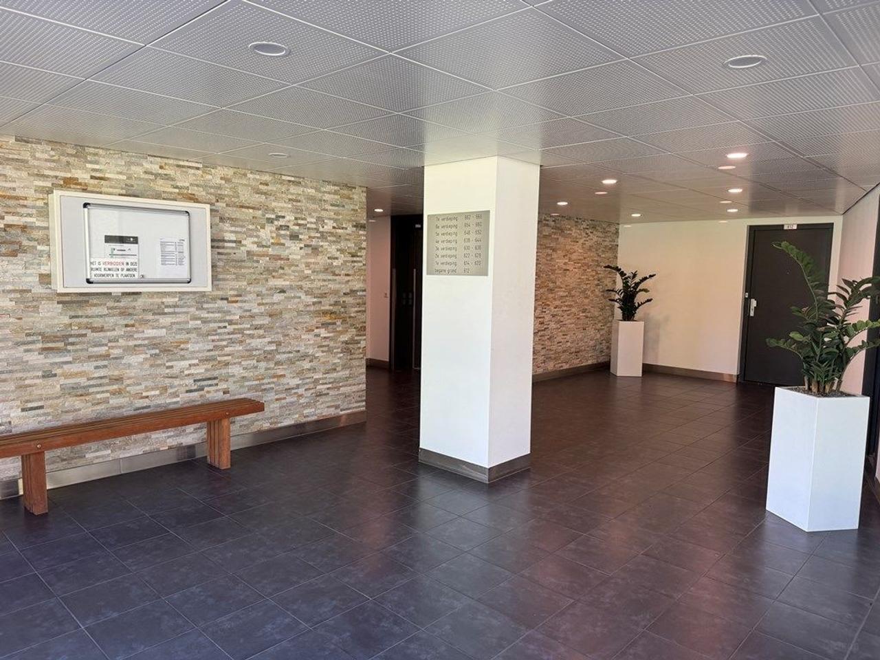 3-room apartment with balcony in De Koperwiek - Image 3
