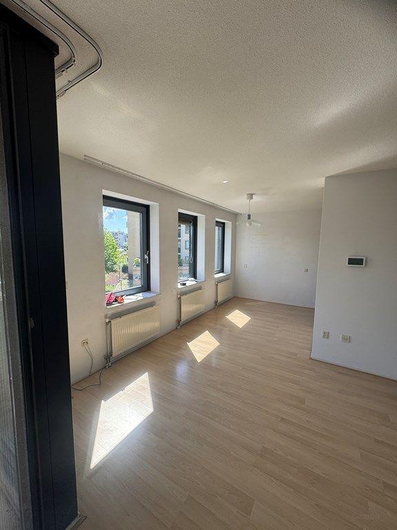 3-room apartment with balcony in De Koperwiek - Image 5