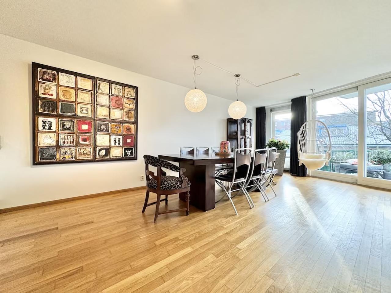 96 m² met 2 slaapkamers en zonnig balkon - Afbeelding 1