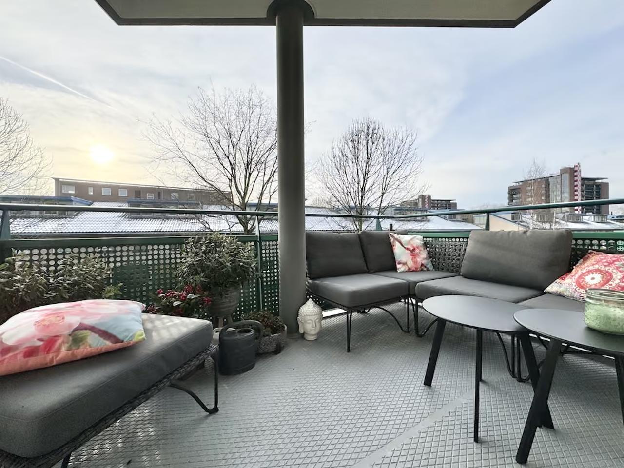 96 m² met 2 slaapkamers en zonnig balkon - Afbeelding 5