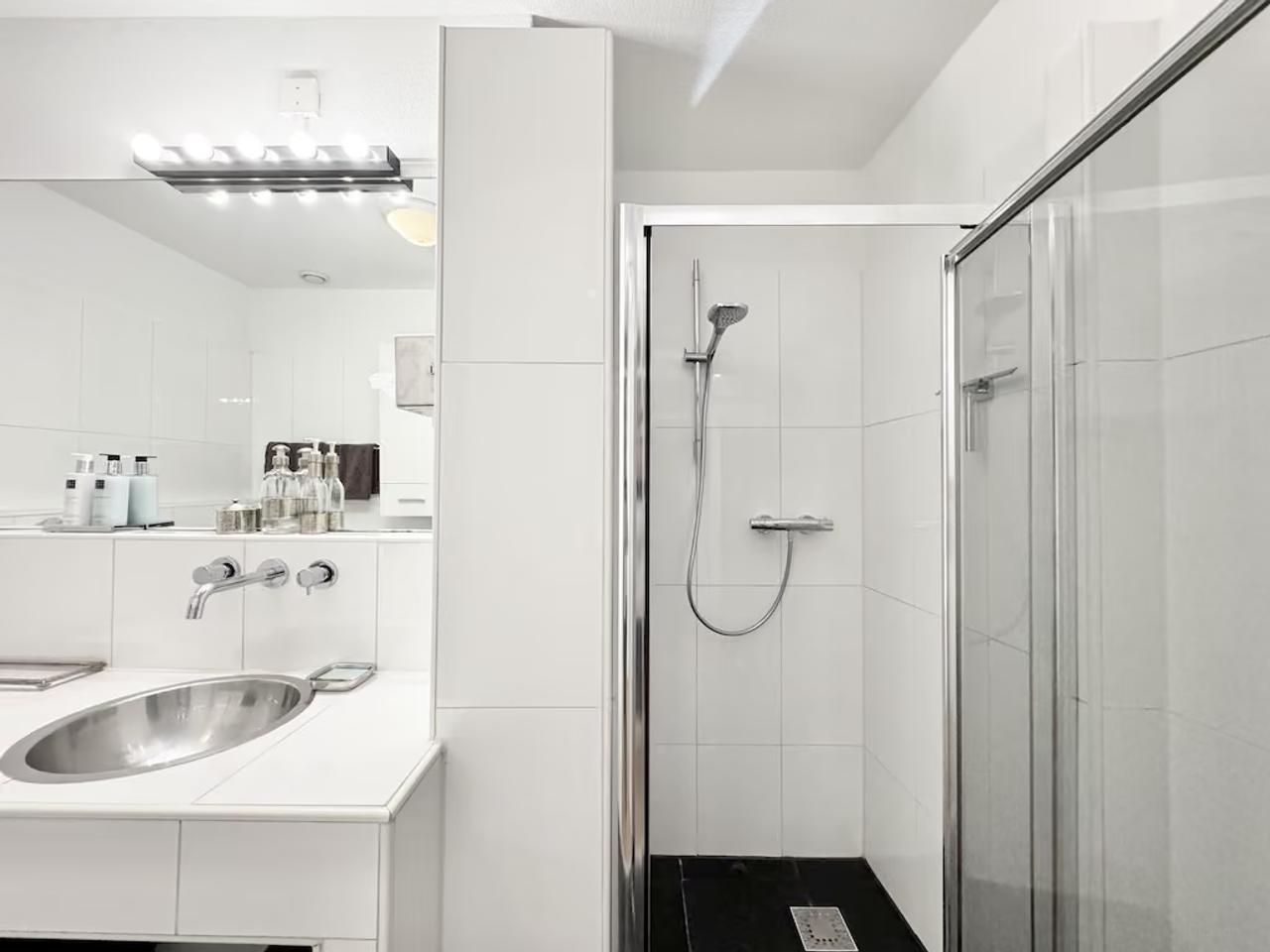 96 m² met 2 slaapkamers en zonnig balkon - Afbeelding 13