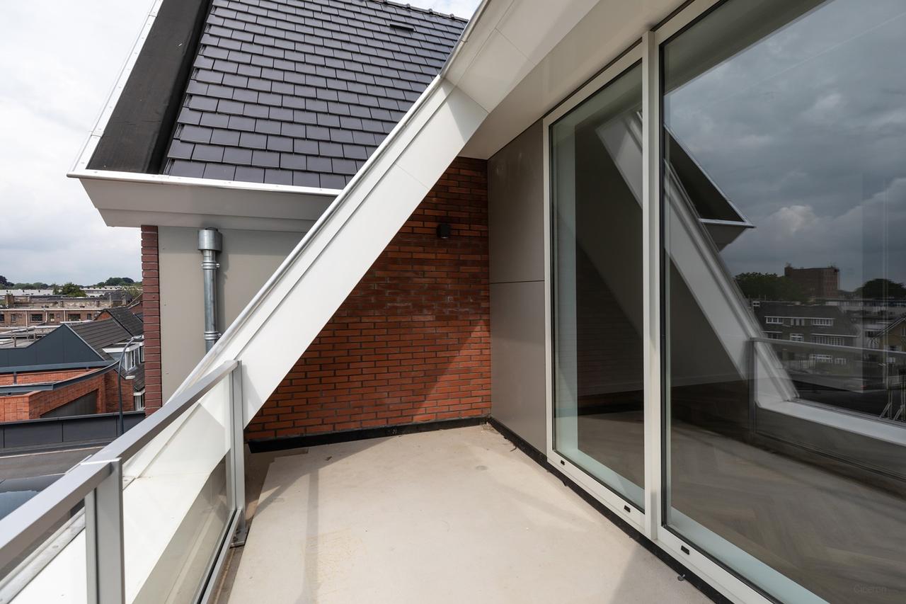 Bovenin het centrum: 3-kamerappartement - Afbeelding 4