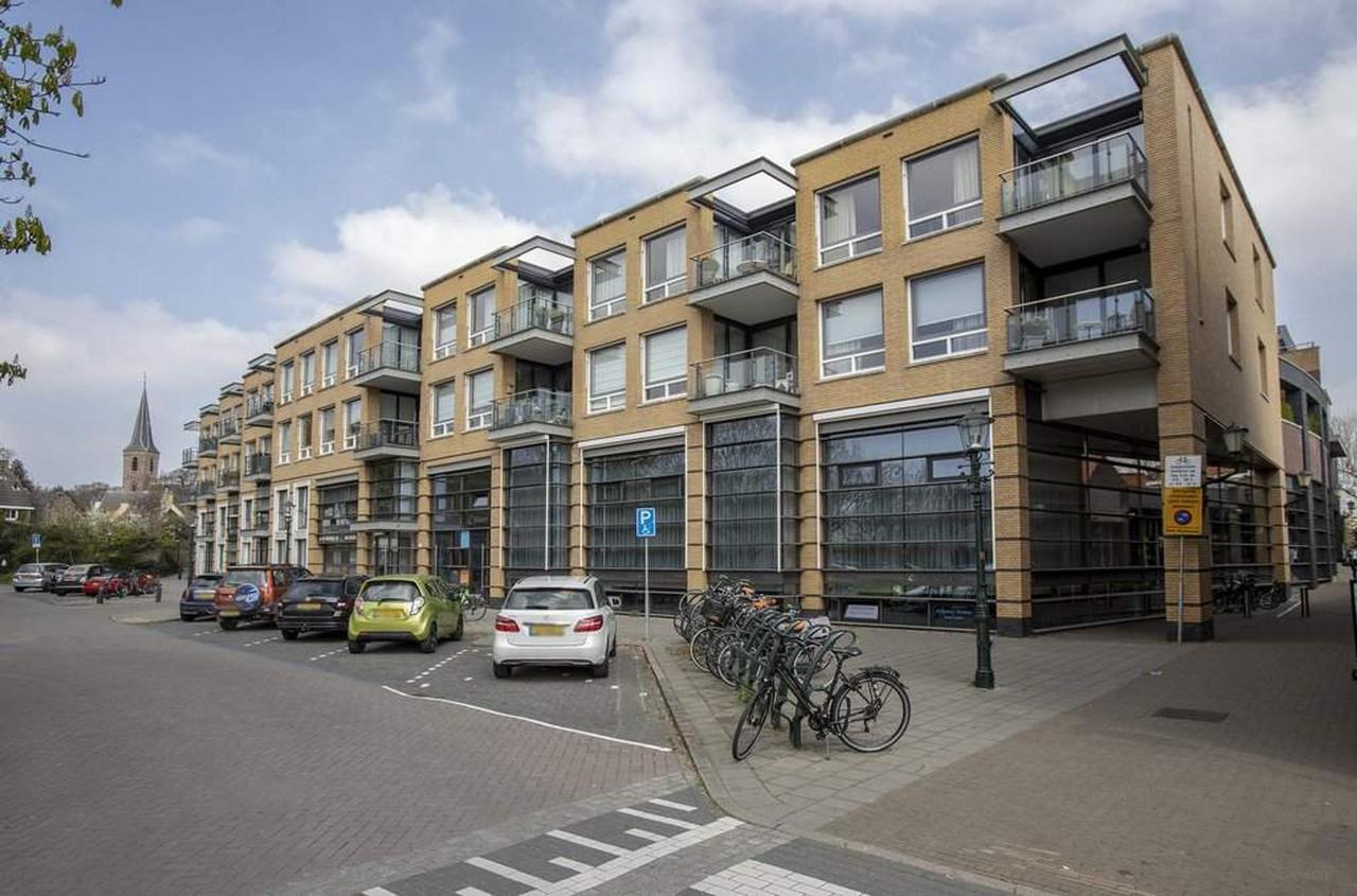 Topfloor appartement met lift in Wassenaar - Afbeelding 1