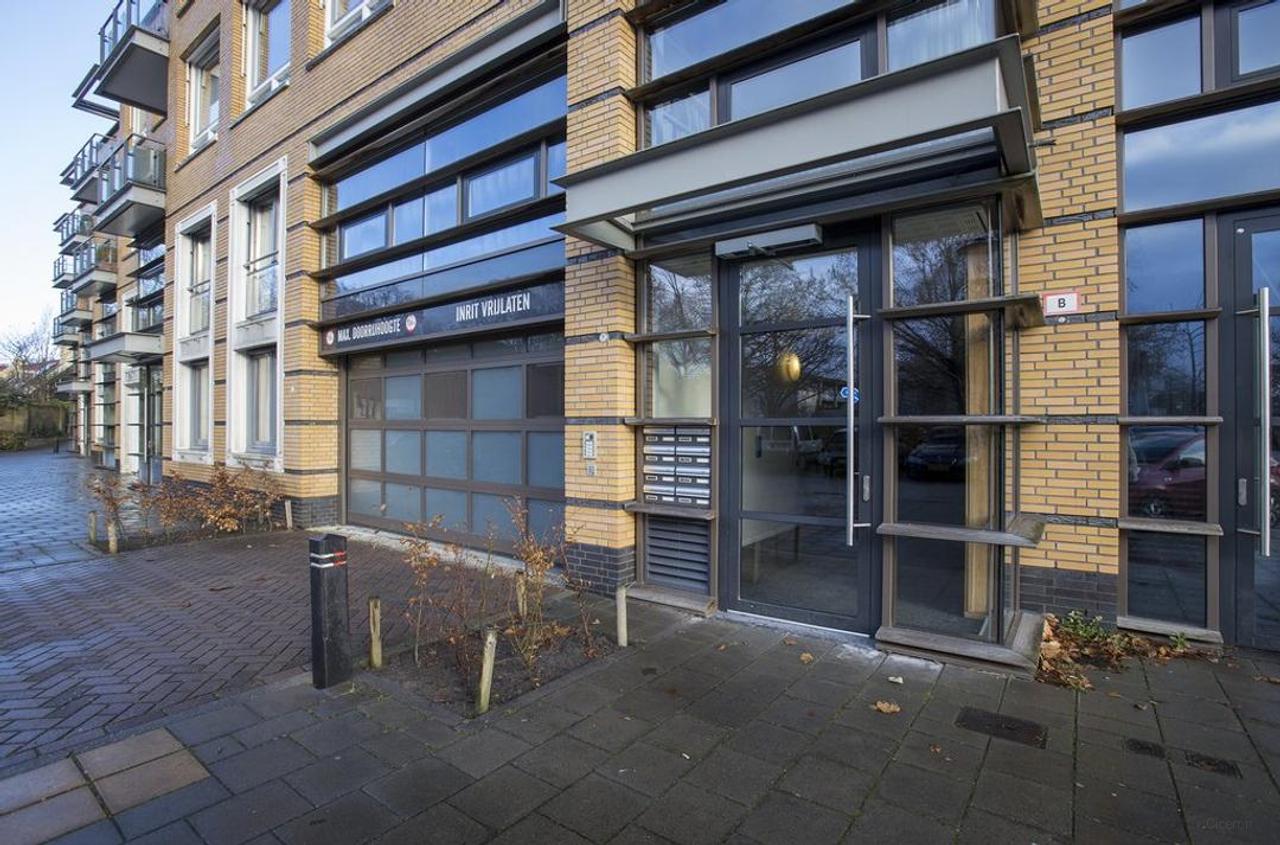 Topfloor appartement met lift in Wassenaar - Afbeelding 2