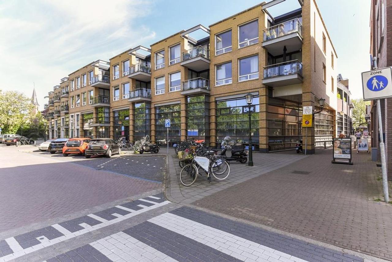 3-kamerappartement met balkon en parkeerplek - Afbeelding 1