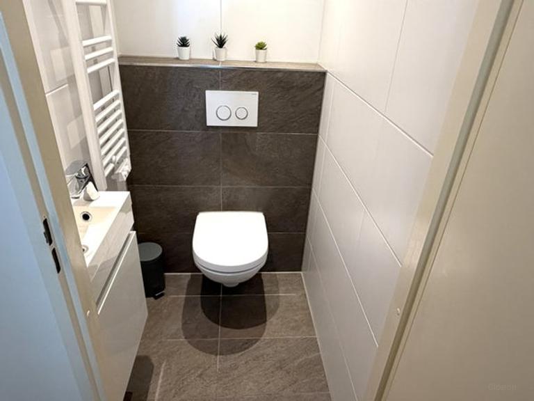 Gemeubileerd 2-kamerappartement met balkon - Afbeelding 5