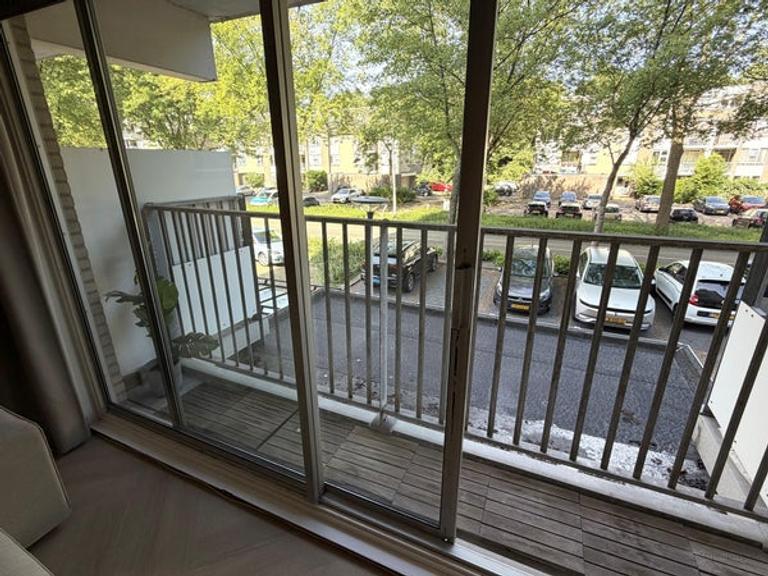 Gemeubileerd 2-kamerappartement met balkon - Afbeelding 7