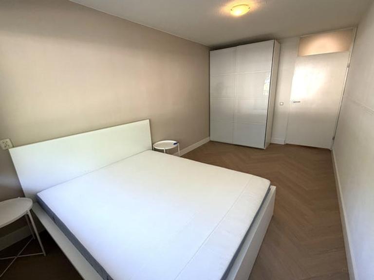 Gemeubileerd 2-kamerappartement met balkon - Afbeelding 12