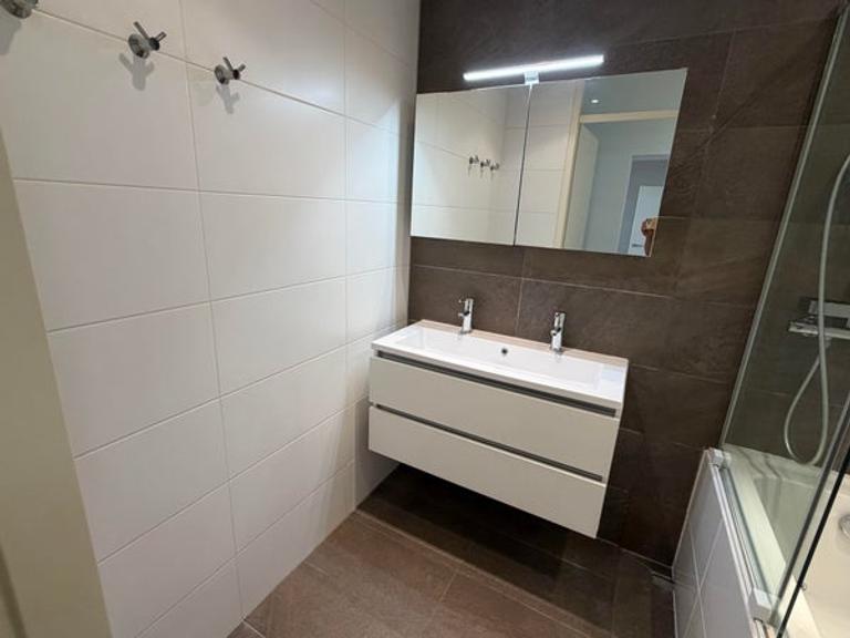 Gemeubileerd 2-kamerappartement met balkon - Afbeelding 13