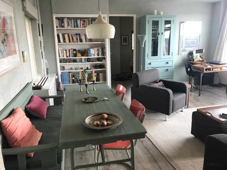 Gemeubileerd 2-kamerappartement op de 5e - Afbeelding 2