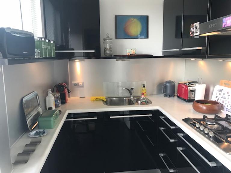 Gemeubileerd 2-kamerappartement op de 5e - Afbeelding 10
