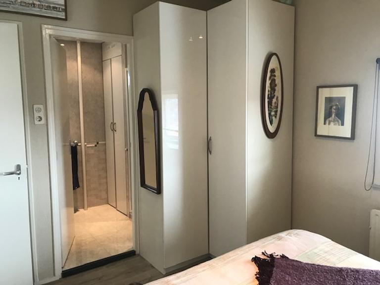 Gemeubileerd 2-kamerappartement op de 5e - Afbeelding 13