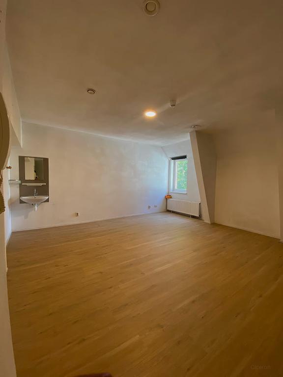 Student Room with Internet in Breda - Image 5