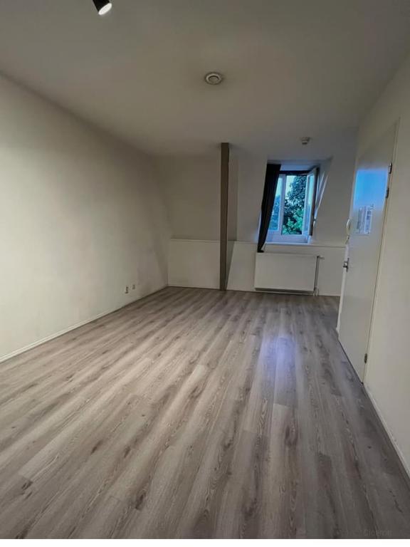 Student Room with Internet in Breda - Image 6