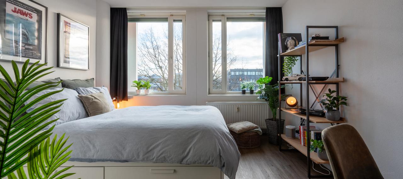 Studentenkamer met balkon in Tuinzigt - Afbeelding 1