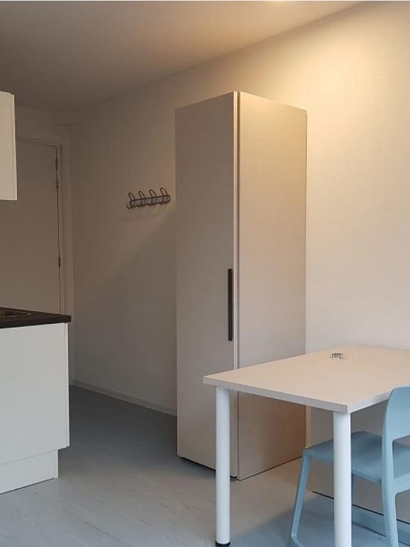 Furnished Student Room in Delft City Centre - Image 9