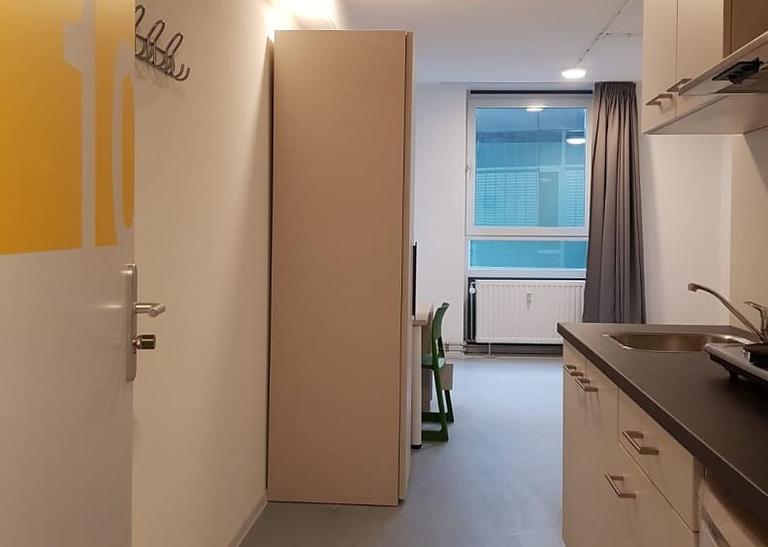 Furnished Student Room in Delft City Centre - Image 12