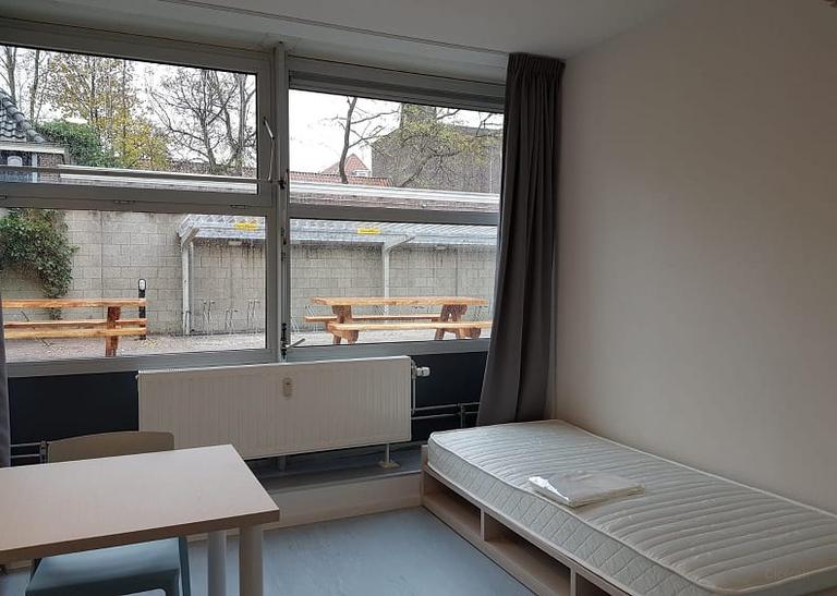 Furnished Student Room in Delft City Centre - Image 15