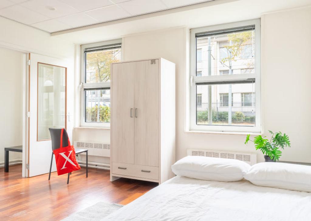 Student Room with Kitchen in The Hague - Image 3