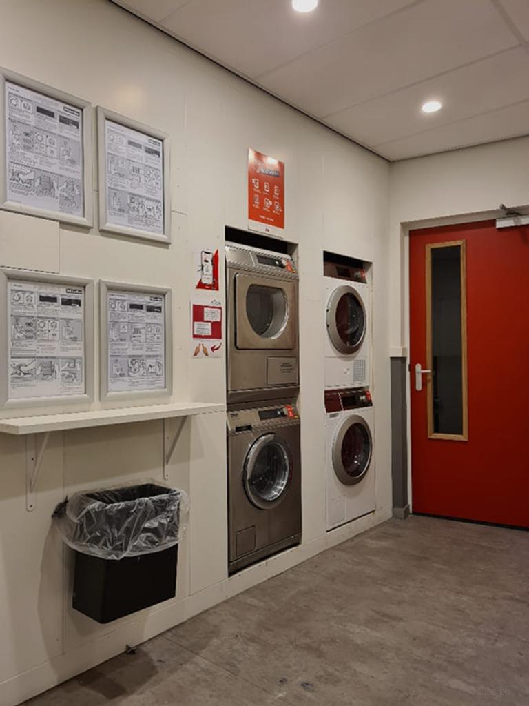 Gemeubileerde studentenkamer met balkon - Afbeelding 2