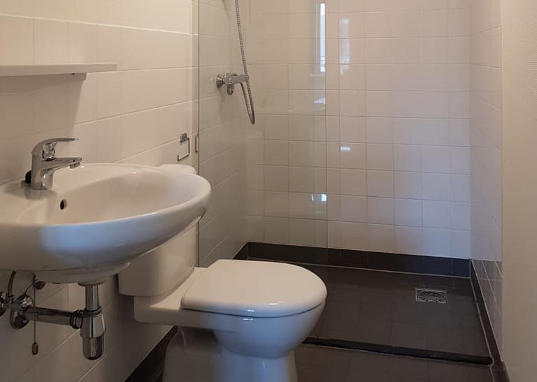 Furnished Student Room with Internet - Image 6