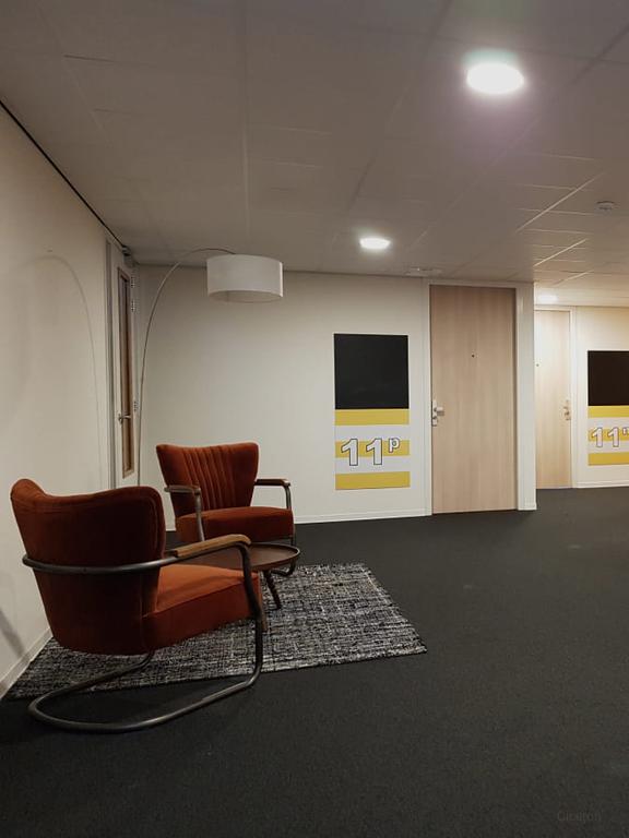 Furnished Student Room with Internet - Image 10